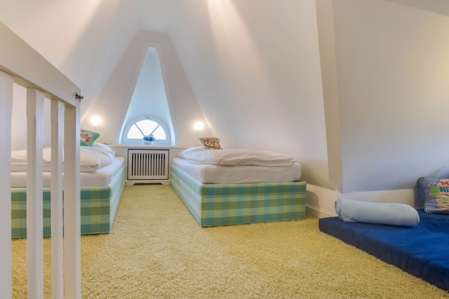 Bild - Reethaushälfte in begehrter Lage zwischen Strand und Dorfteich