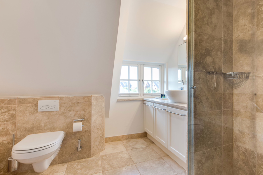 Bild - Reethaushälfte in begehrter Lage zwischen Strand und Dorfteich