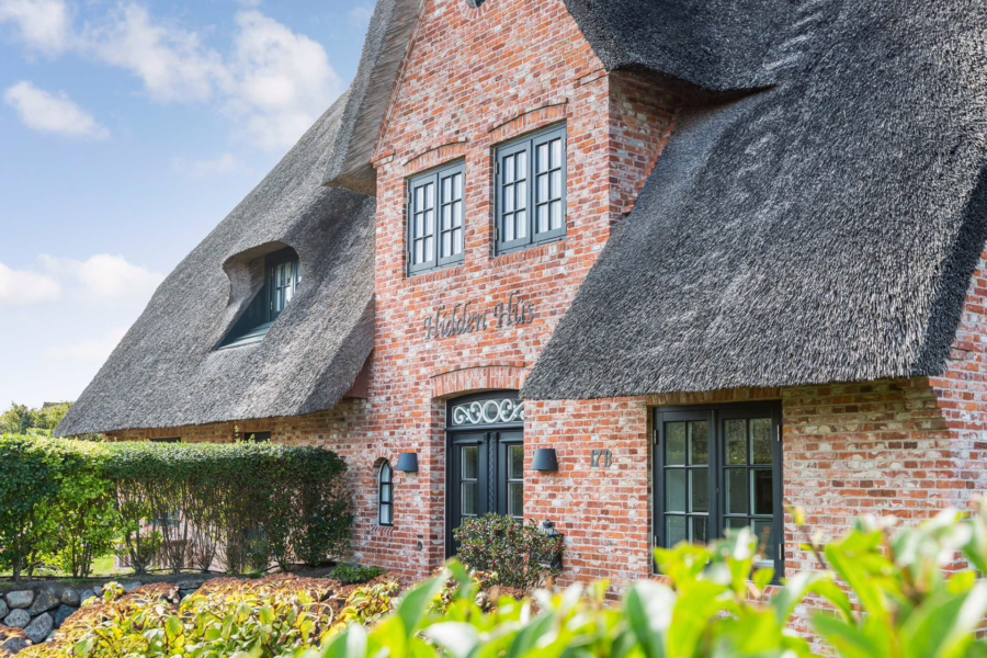 Bild - Reethaushälfte in begehrter Lage zwischen Strand und Dorfteich