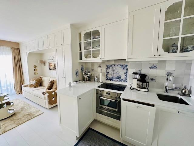 Bild - Stilvolle 1-Zimmerwohnung mit Balkon in Dorfteichnähe