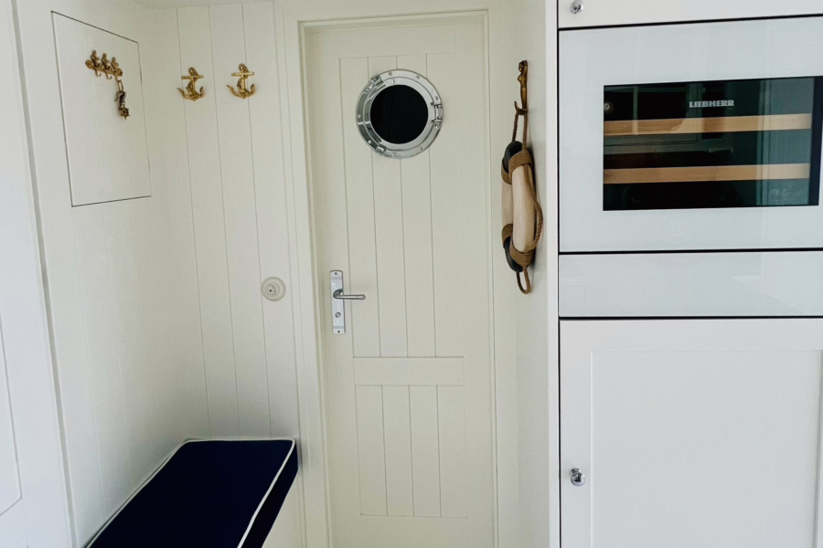 Bild - Stilvolle 1-Zimmerwohnung mit Balkon in Dorfteichnähe