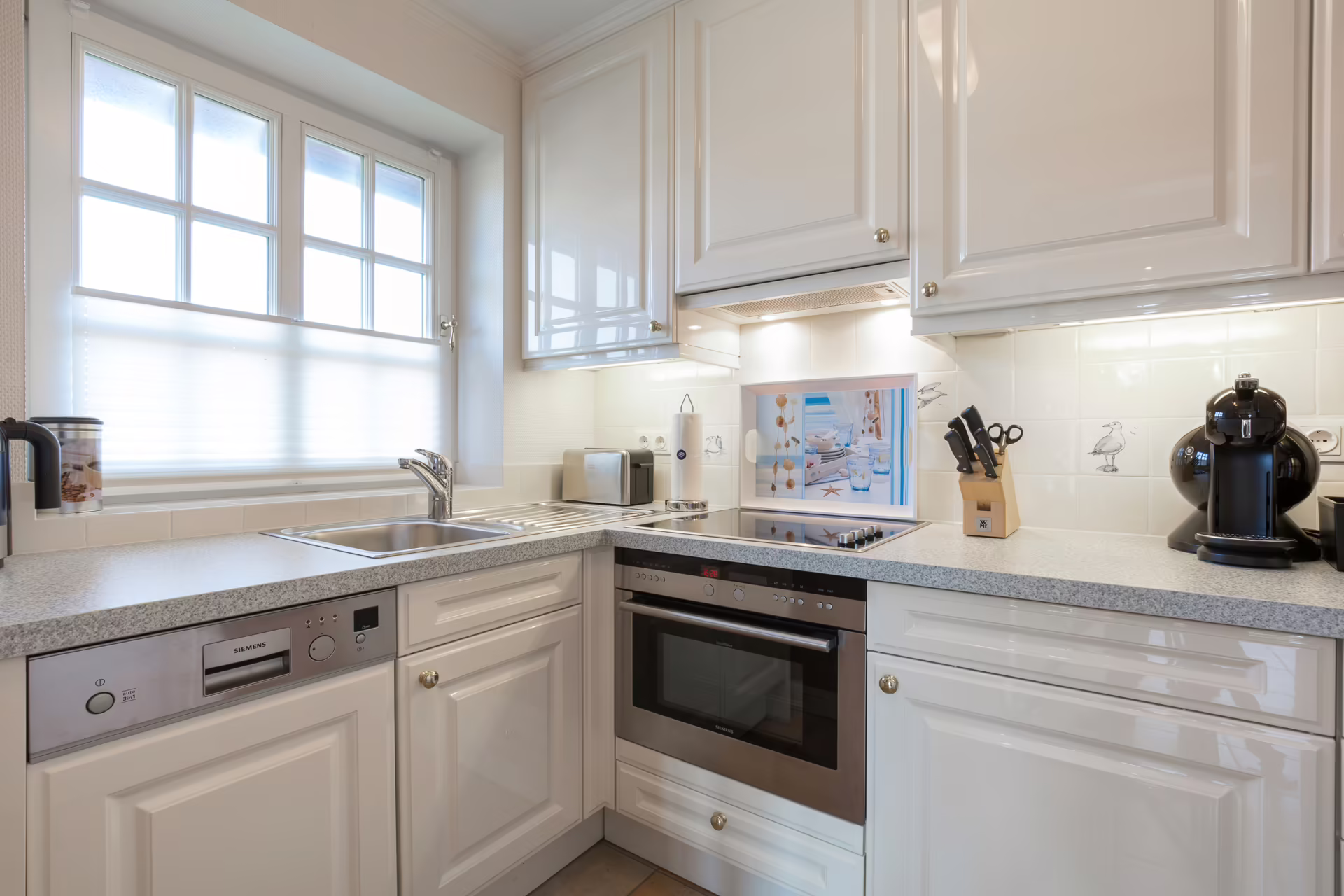 Bild - Charmante und helle Obergeschosswohnung mit Balkon in zentraler Lage von Wenningstedt