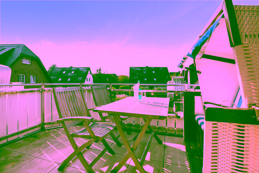 Bild - Charmante und helle Obergeschosswohnung mit Balkon in zentraler Lage von Wenningstedt