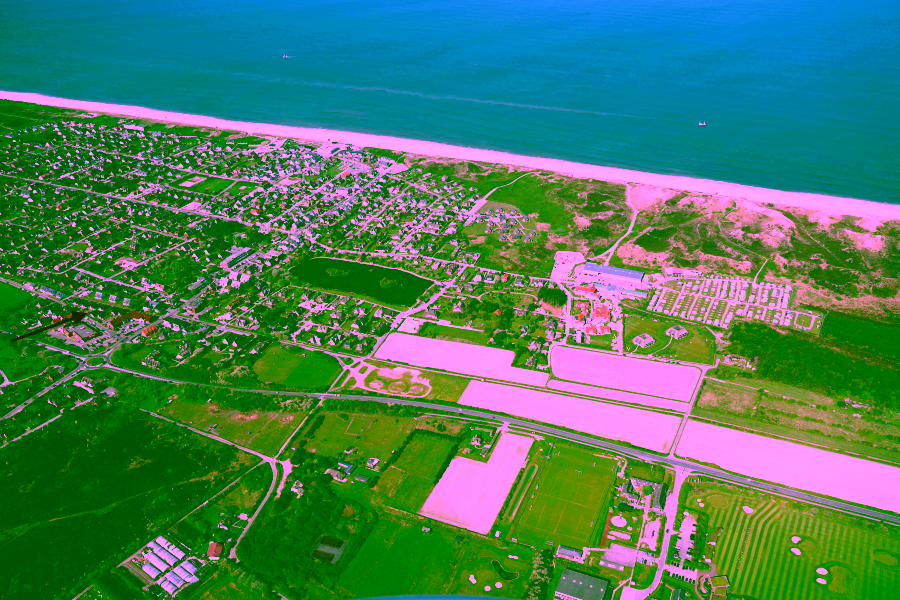Luftbild - Charmante und helle Obergeschosswohnung mit Balkon in zentraler Lage von Wenningstedt