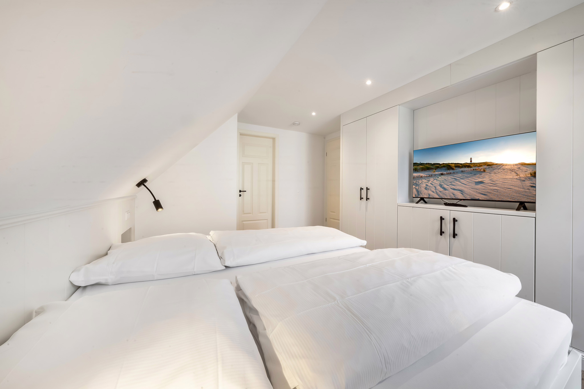 Bild - Genehmigtes Ferienhaus nur ein Steinwurf vom Weststrand in Rantum entfernt