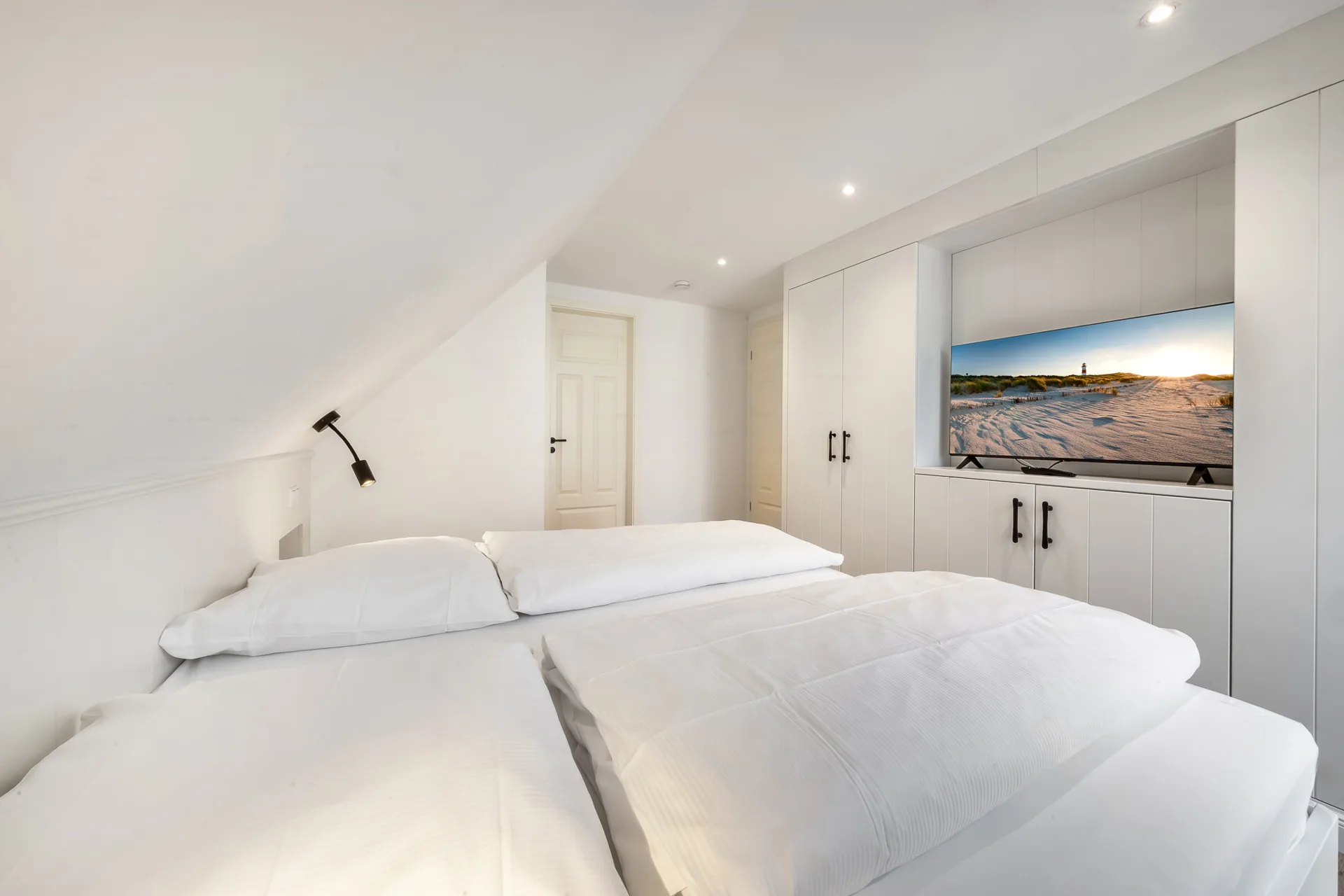 Bild - Genehmigtes Ferienhaus nur ein Steinwurf vom Weststrand in Rantum entfernt