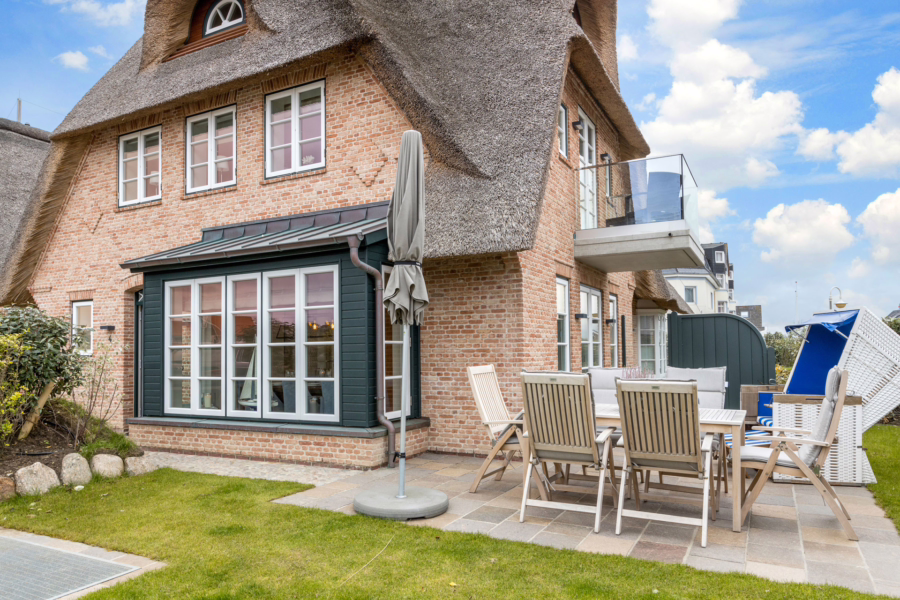 Bild - Exklusives Wohnen unter Reet direkt hinter den Dünen (DW)