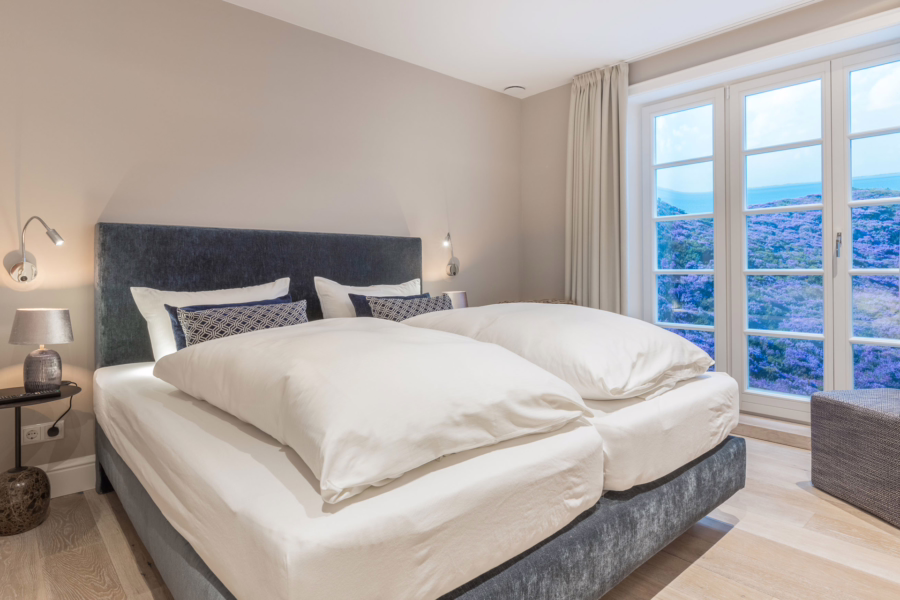 Bild - Exklusives Wohnen unter Reet direkt hinter den Dünen (DW)