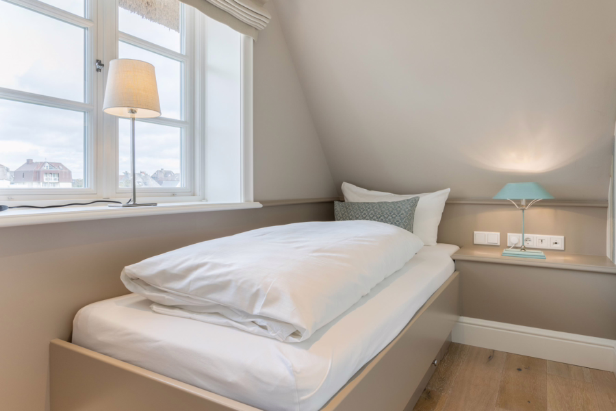 Bild - Exklusives Wohnen unter Reet direkt hinter den Dünen (DW)