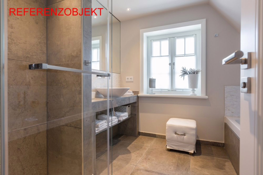 Bild - Doppelhaushälften unter Reet in zentraler und wattnaher Lage von List