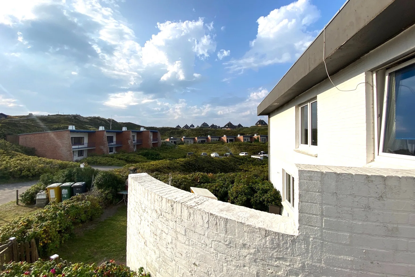 Bild - Freistehendes Einzelhaus mit Garage und Blick in die Dünen