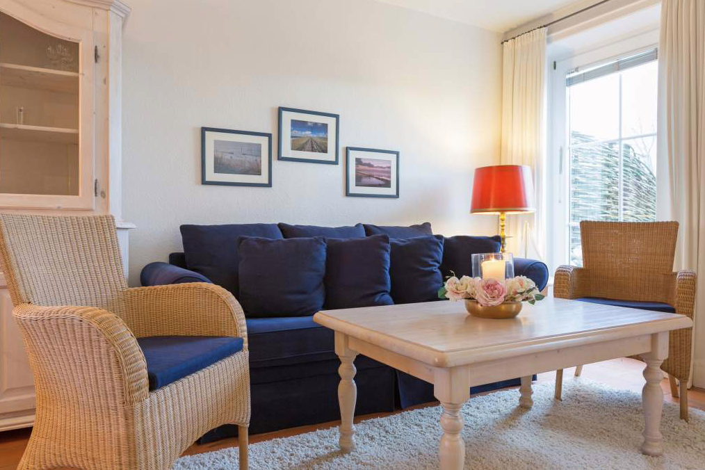 Bild - 4-Zimmer-Hausteil unter Reet und mit Kamin auf großzügigem Grundstück