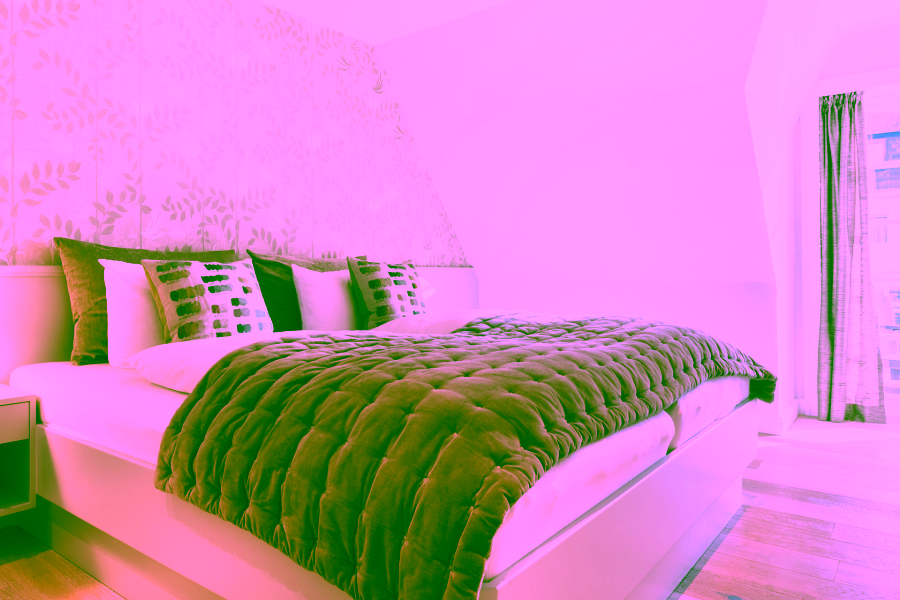 Bild - Exklusives Wohnen unter Reet direkt am Strand