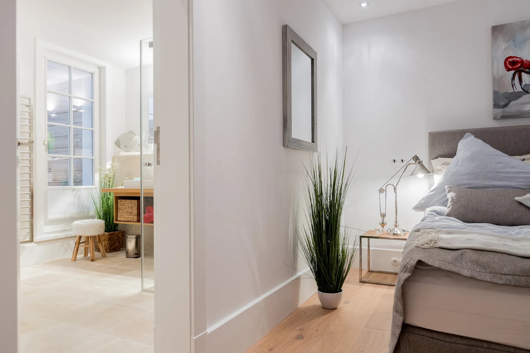 Bild - Neuwertige Reethaushälfte mit großen Südgarten an den Wenningstedter Wiesen -Dauerwohnung-