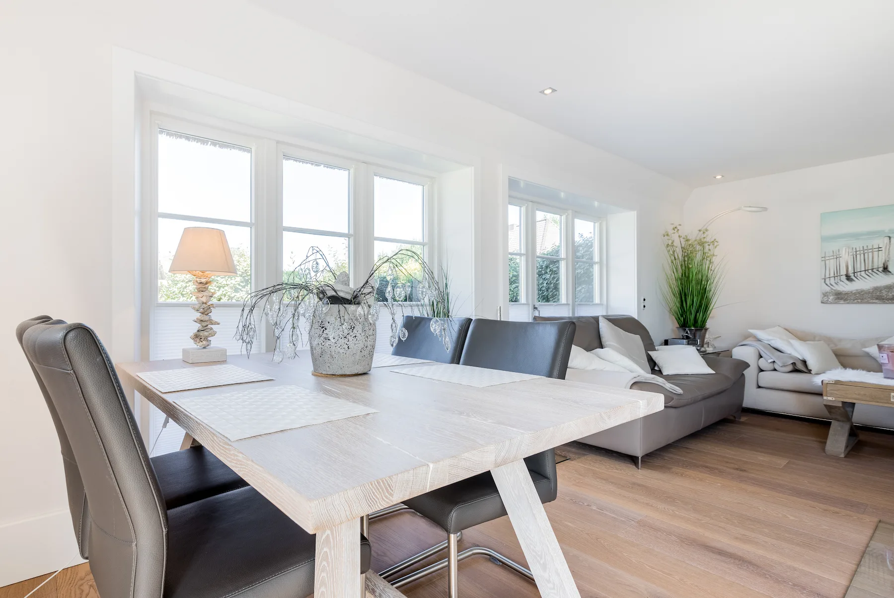 Bild - Neuwertige Reethaushälfte mit großen Südgarten an den Wenningstedter Wiesen -Dauerwohnung-