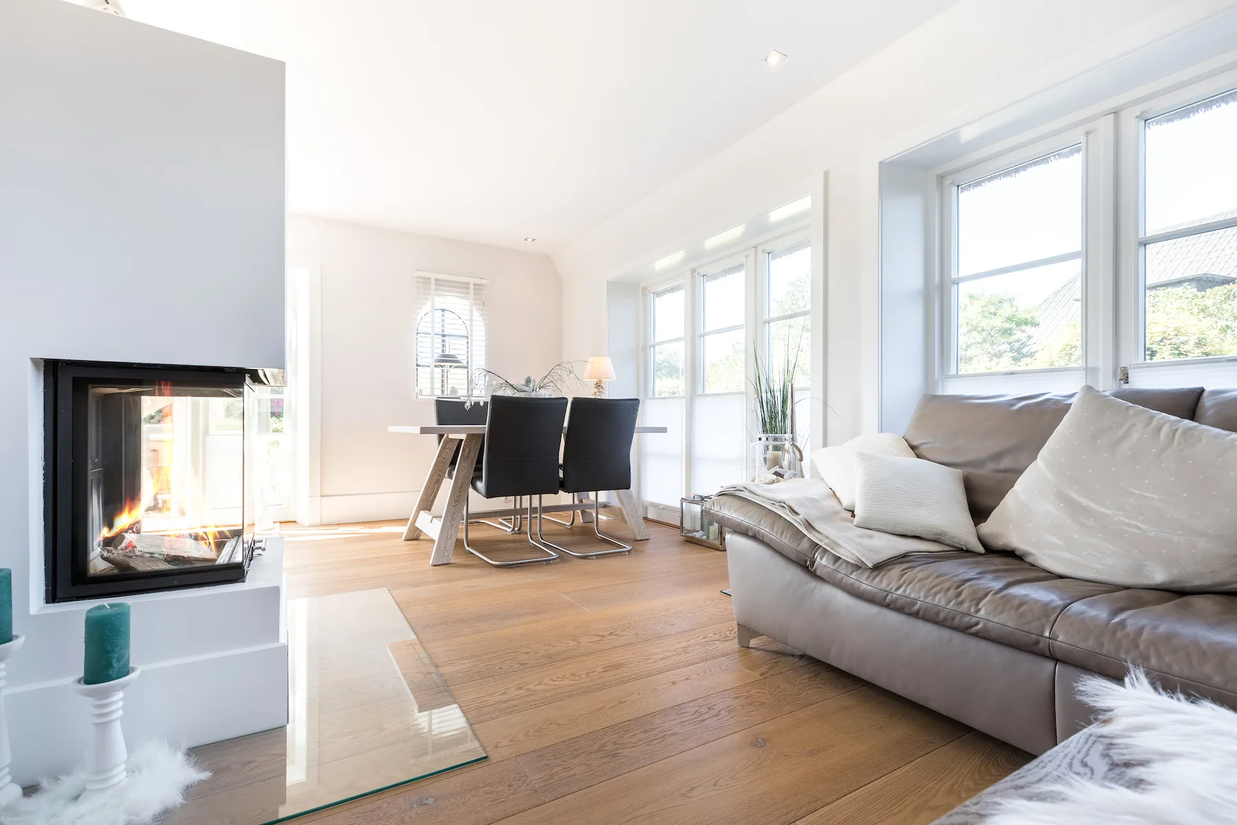 Bild - Neuwertige Reethaushälfte mit großen Südgarten an den Wenningstedter Wiesen -Dauerwohnung-