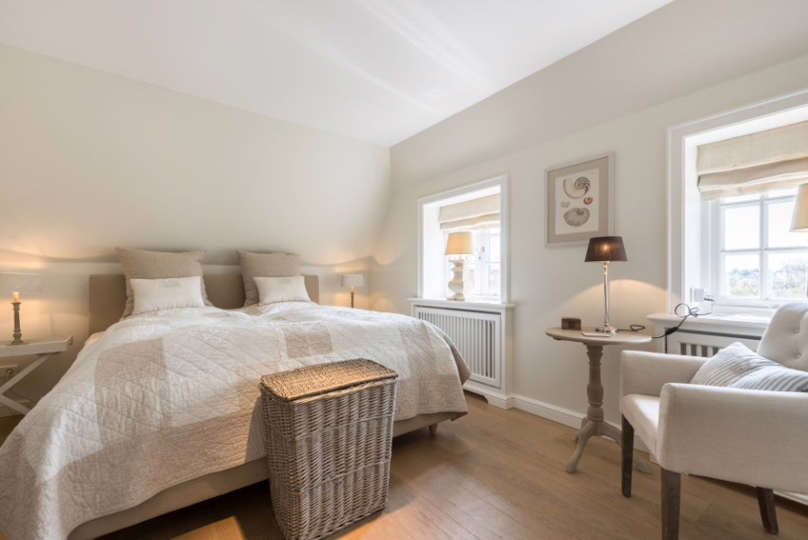 Bild - Reethaushälfte in begehrter Lage zwischen Strand und Dorfteich