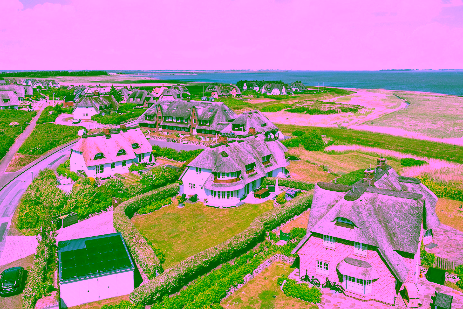 Reetgedeckte Eleganz (DHH) am Wattenmeer, mehr Watt geht nicht - Bild (16970)