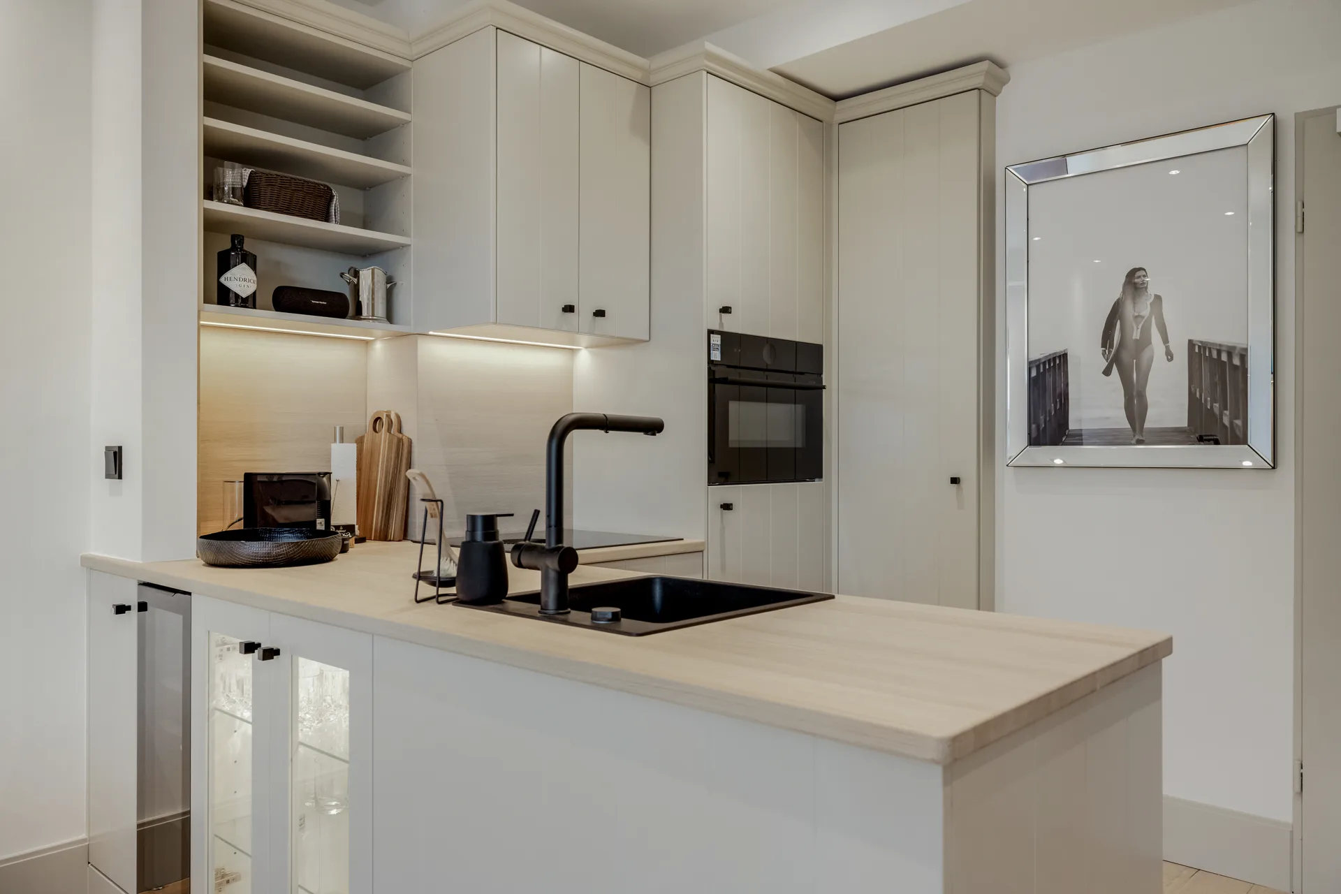 Bild - Meerblick und Terrasse! Neu und aufwendig sanierte und genehmigte 3 Zimmer Ferienwohnung