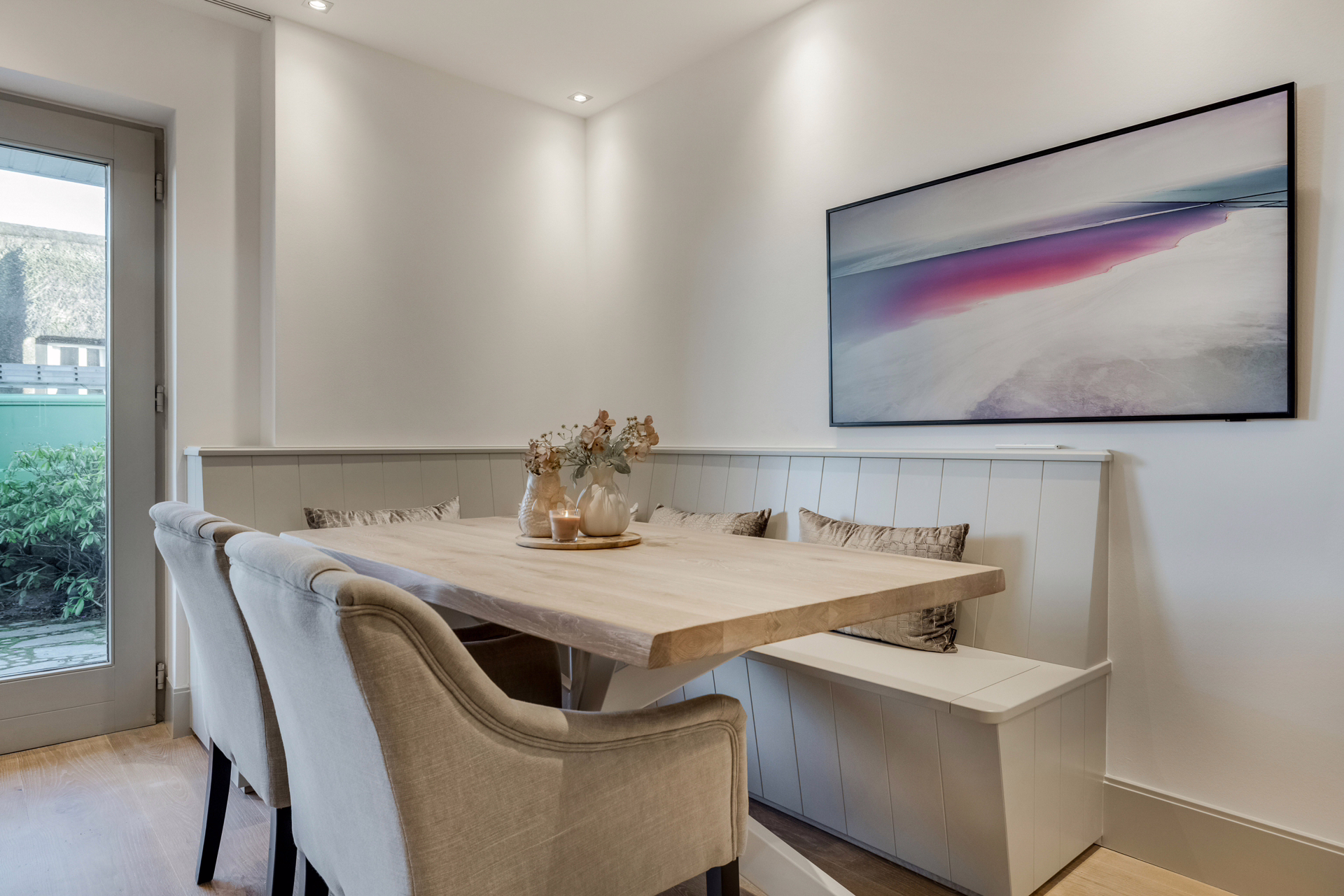 Bild - Meerblick und Terrasse! Neu und aufwendig sanierte 3 Zimmer Ferienwohnung