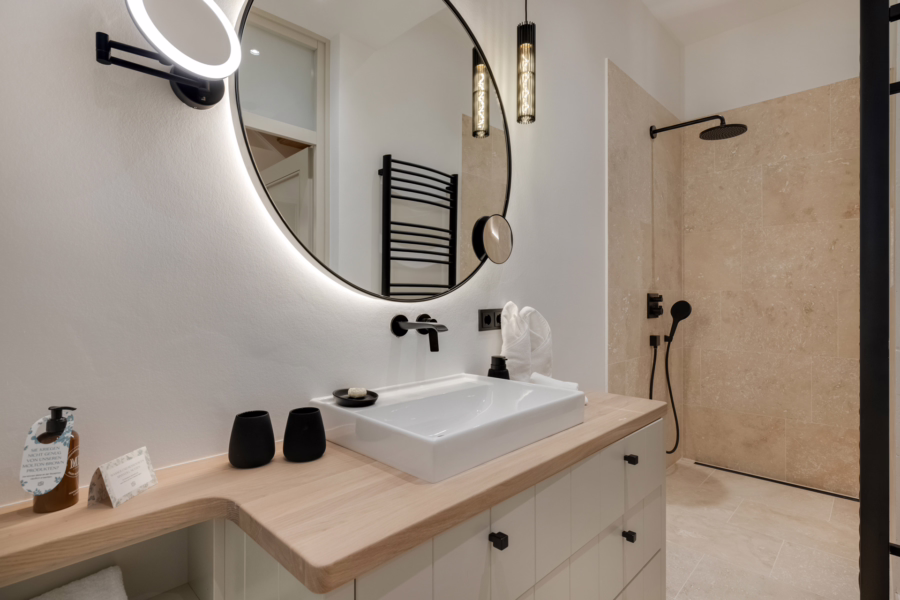 Bild - Traumhafte genehmigte drei Zimmer Ferienwohnung im Ströhnhof (ehemals Hotel Walter´s Hof)