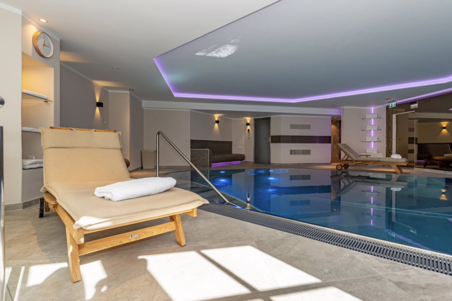 Bild - Traumhafte genehmigte drei Zimmer Ferienwohnung im Ströhnhof (ehemals Hotel Walter´s Hof)