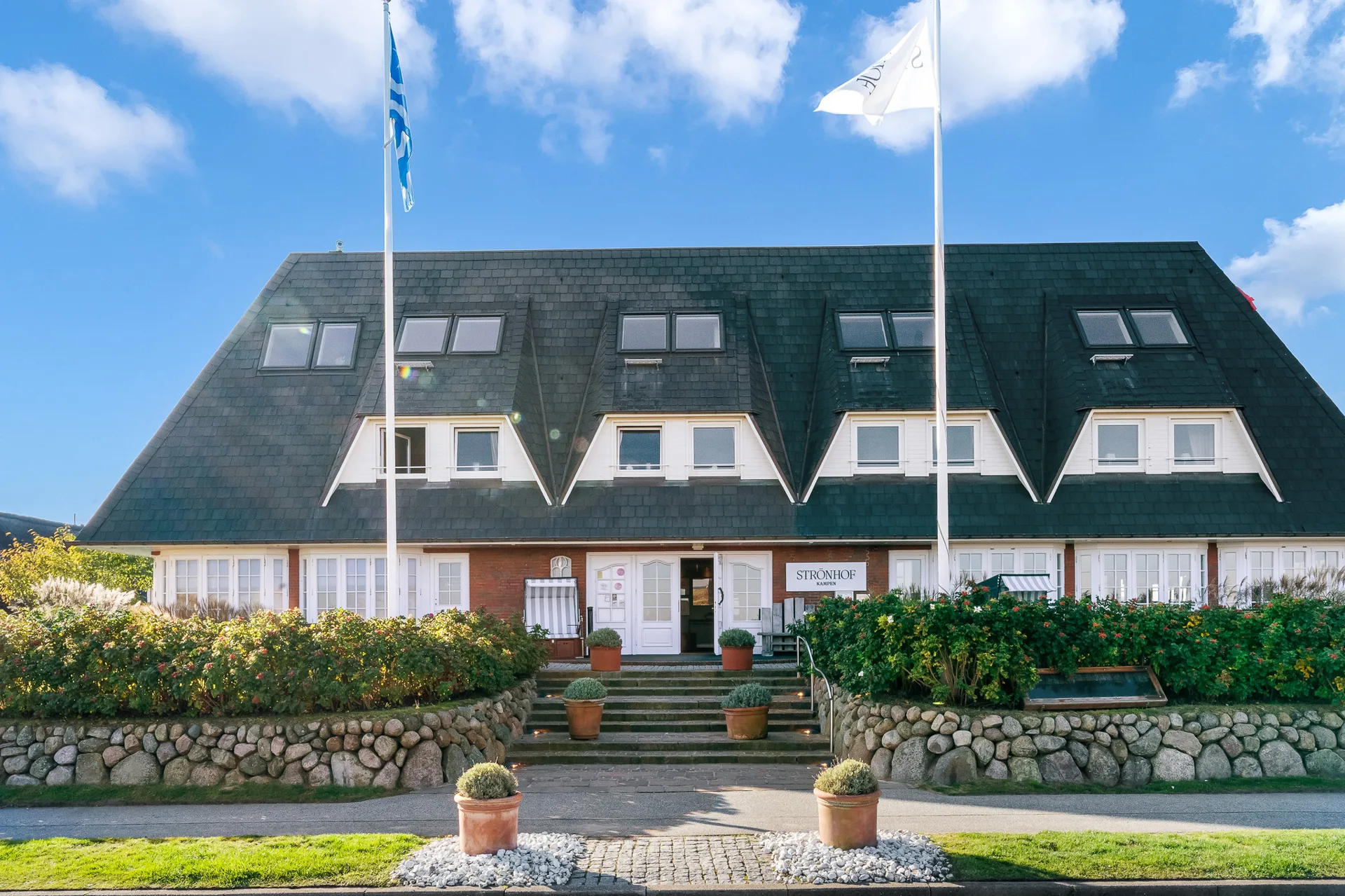 Bild - Meerblick und Terrasse! Neu und aufwendig sanierte und genehmigte 3 Zimmer Ferienwohnung