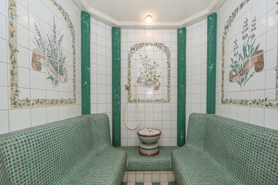 Bild - Traumhafte genehmigte drei Zimmer Ferienwohnung im Ströhnhof (ehemals Hotel Walter´s Hof)