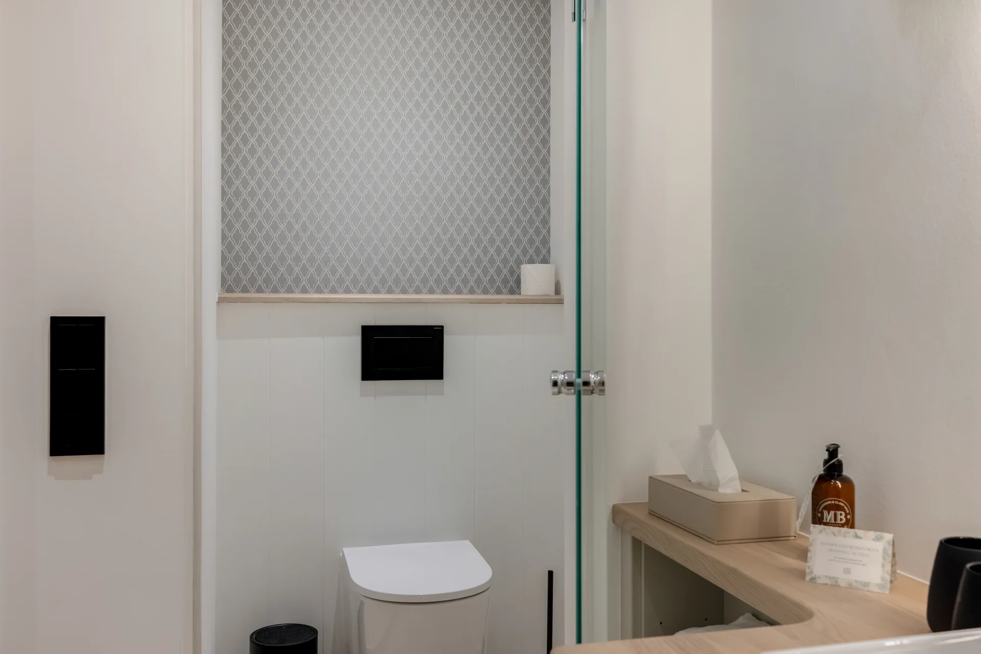 Bild - Meerblick und Terrasse! Neu und aufwendig sanierte und genehmigte 3 Zimmer Ferienwohnung