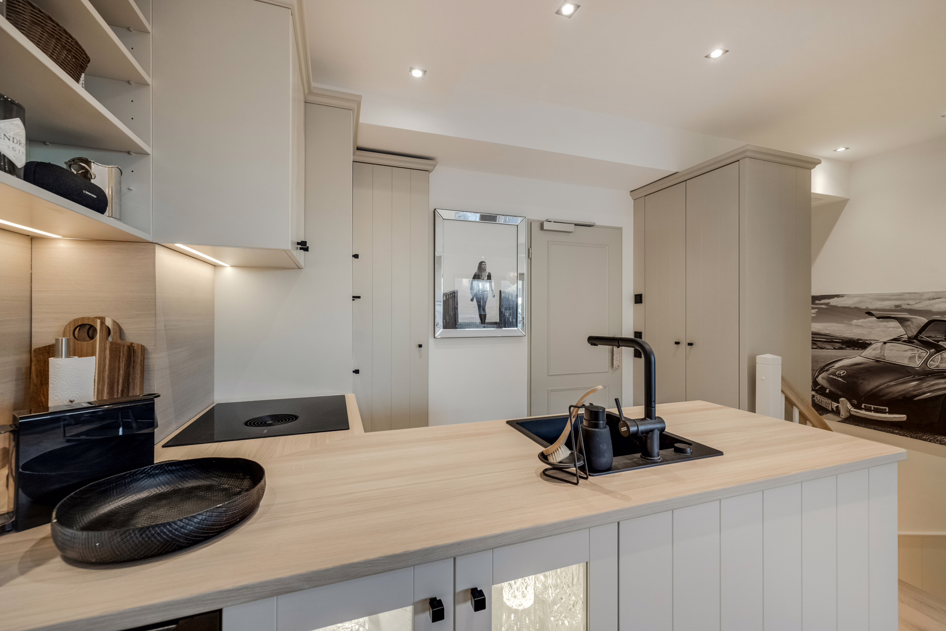 Bild - Meerblick und Terrasse! Neu und aufwendig sanierte 3 Zimmer Ferienwohnung