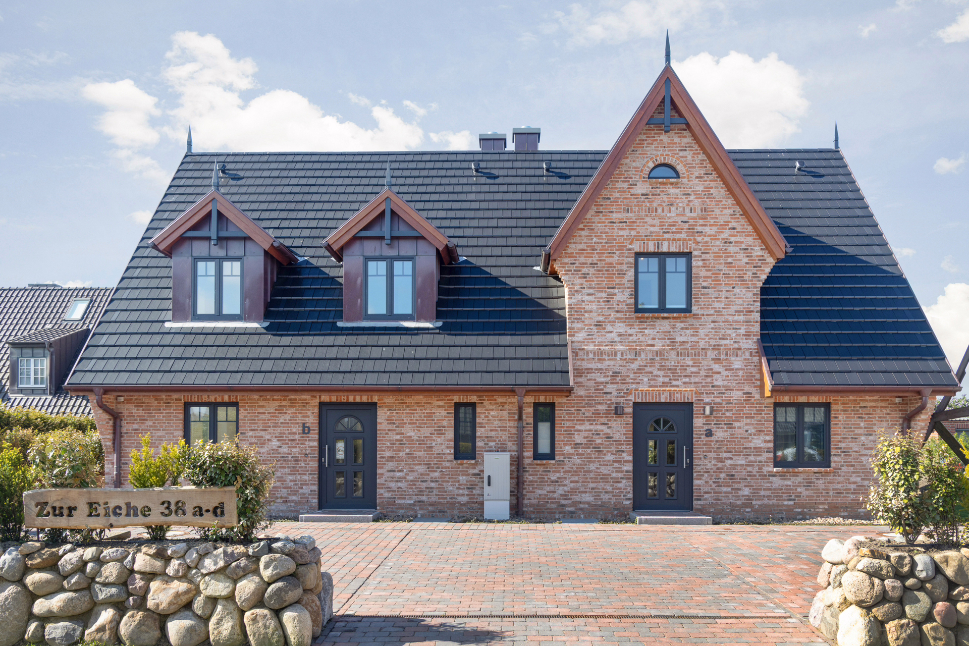 Neubau von einem Wohnhaus mit je 1 FW und 1 DW (Haus 3) - Bild (52656)