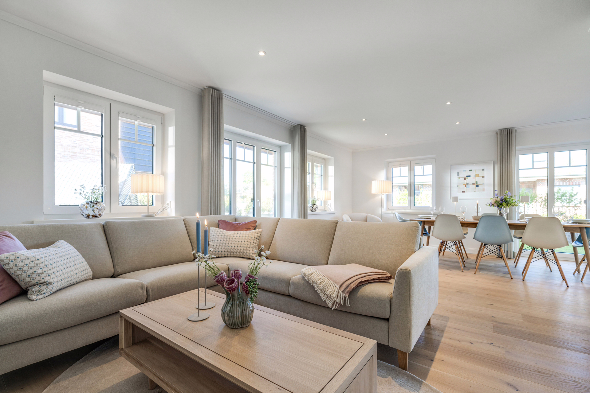 Neubau von einem Wohnhaus mit je 1 FW und 1 DW (Haus 3) - Bild (52657)