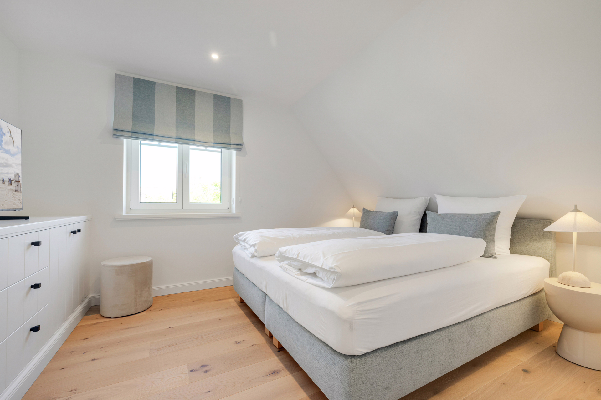 Bild - Neubau von einem Wohnhaus mit je 1 FW und 1 DW (Haus 3)