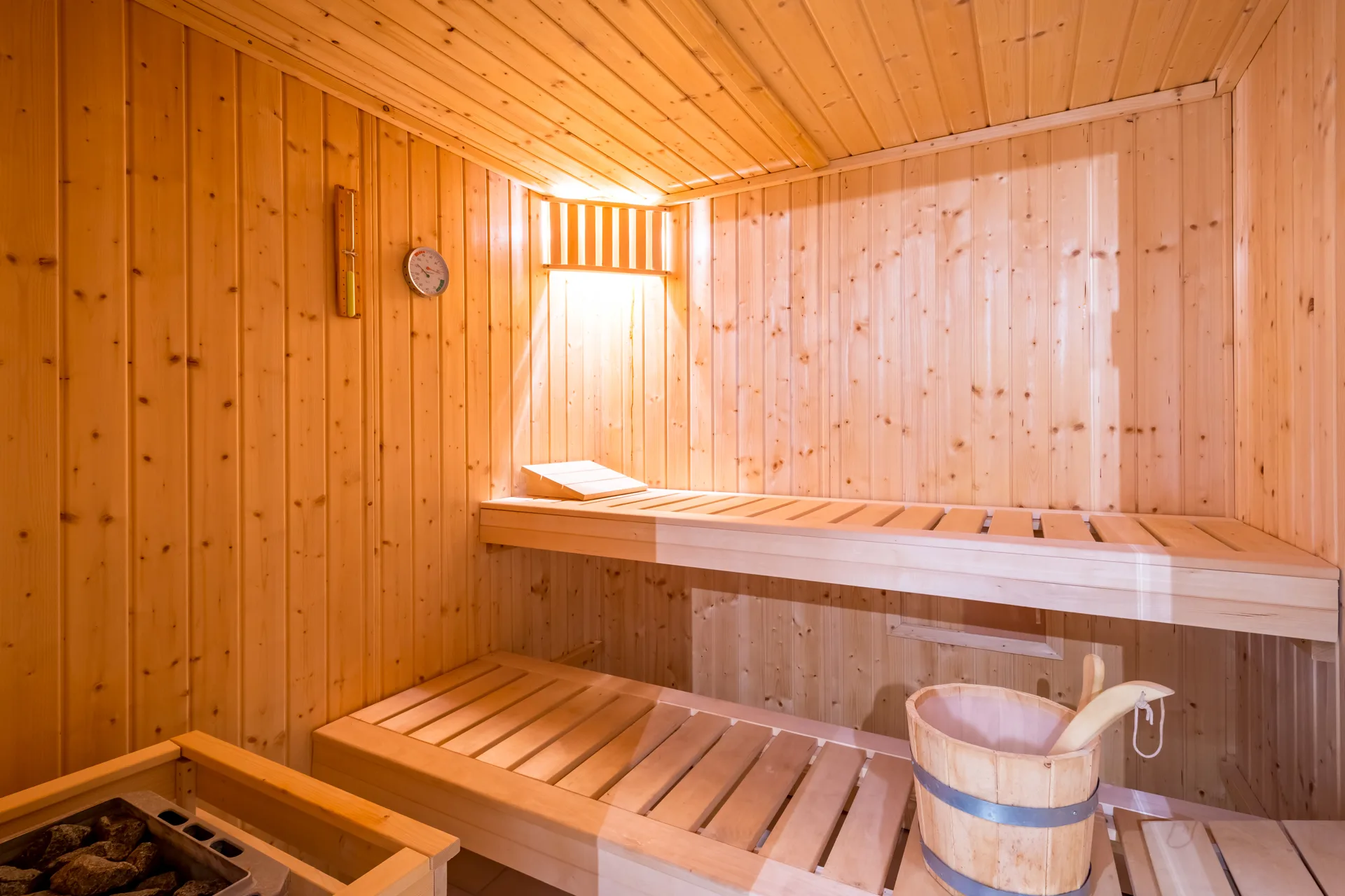 Sauna UG - charmantes Doppelhaus unter Reet mit zwei Wohneinheiten