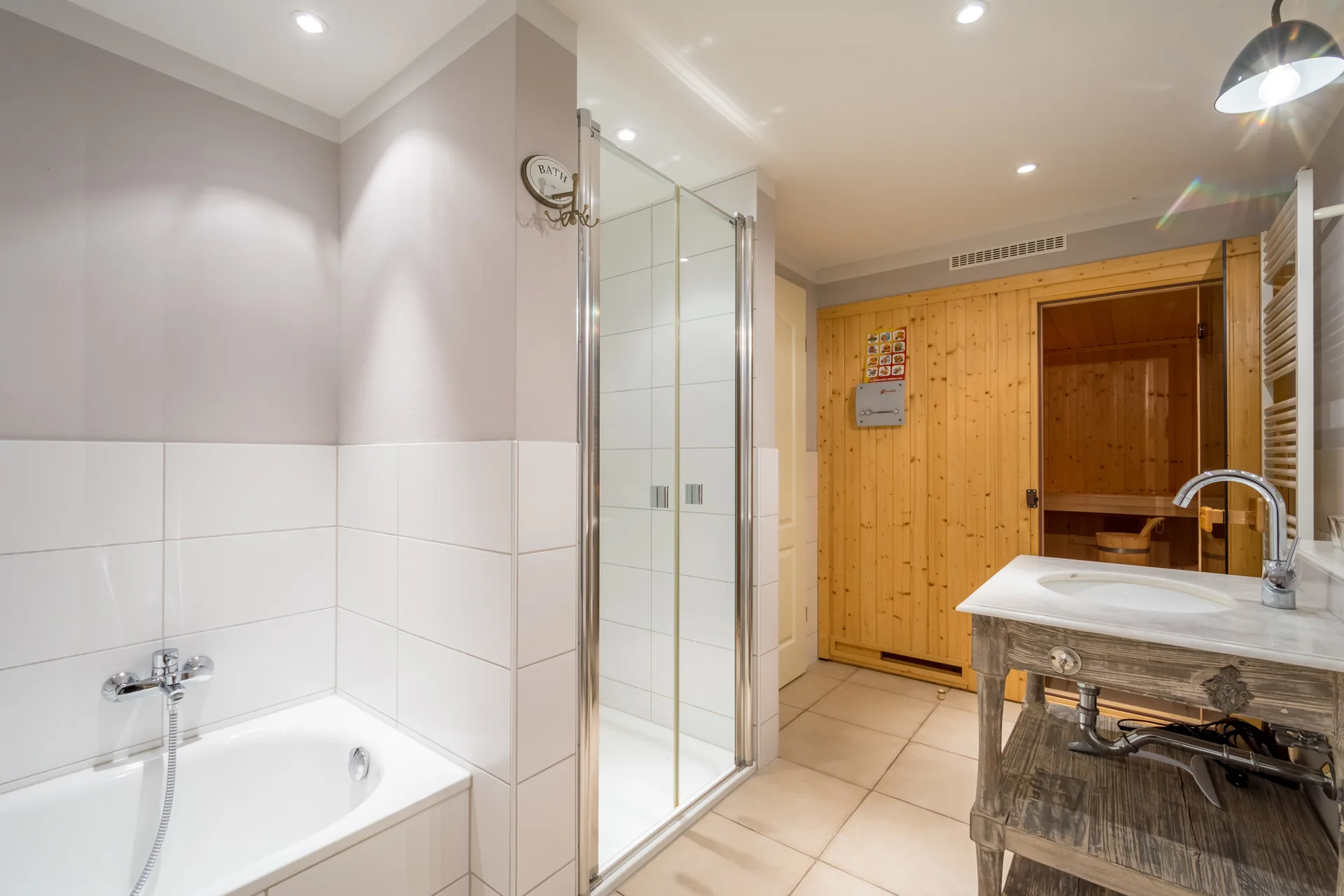 Badezimmer UG - charmantes Doppelhaus unter Reet mit zwei Wohneinheiten