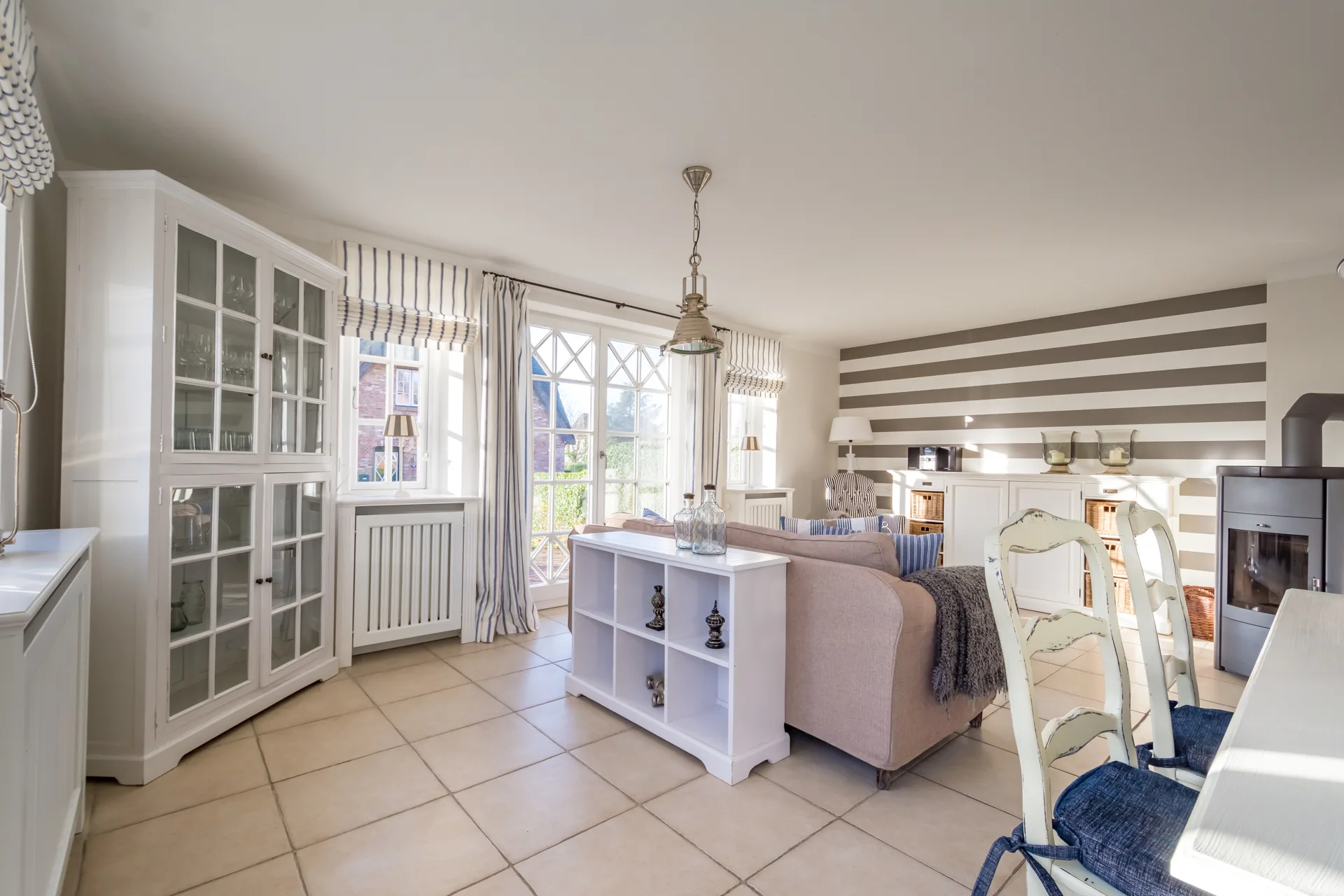 Wohnzimmer - charmantes Doppelhaus unter Reet mit zwei Wohneinheiten