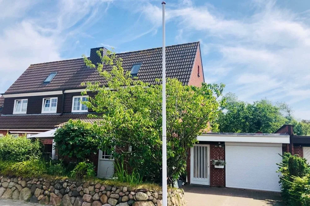 Bild - Doppelhaushälfte mit Garage und Südgarten nahe dem Lister Ellenbogen