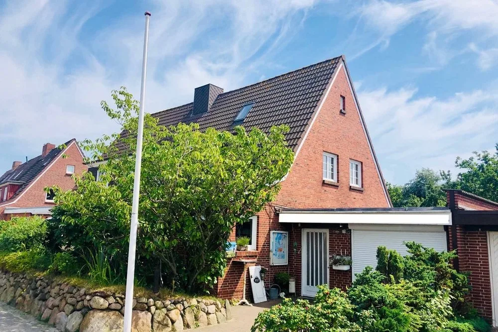 Bild - Doppelhaushälfte mit Garage und Südgarten nahe dem Lister Ellenbogen