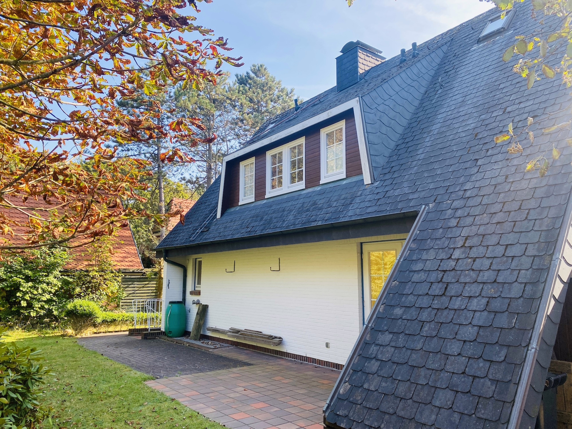 Bild - Einfamilienhaus auf schönem Grundstück in beliebter Lage von Wenningstedt.