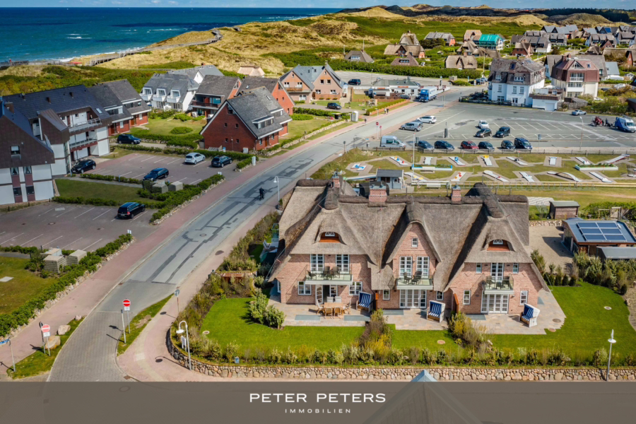 Titelbild - Exklusives Wohnen unter Reet direkt am Strand
