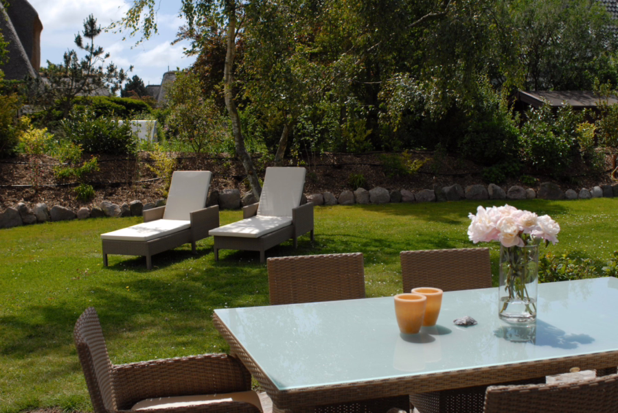 Bild - Endhausteil unter Reet auf einem wunderschönen Grundstück am Hotel „Benen-Diken-Hof“