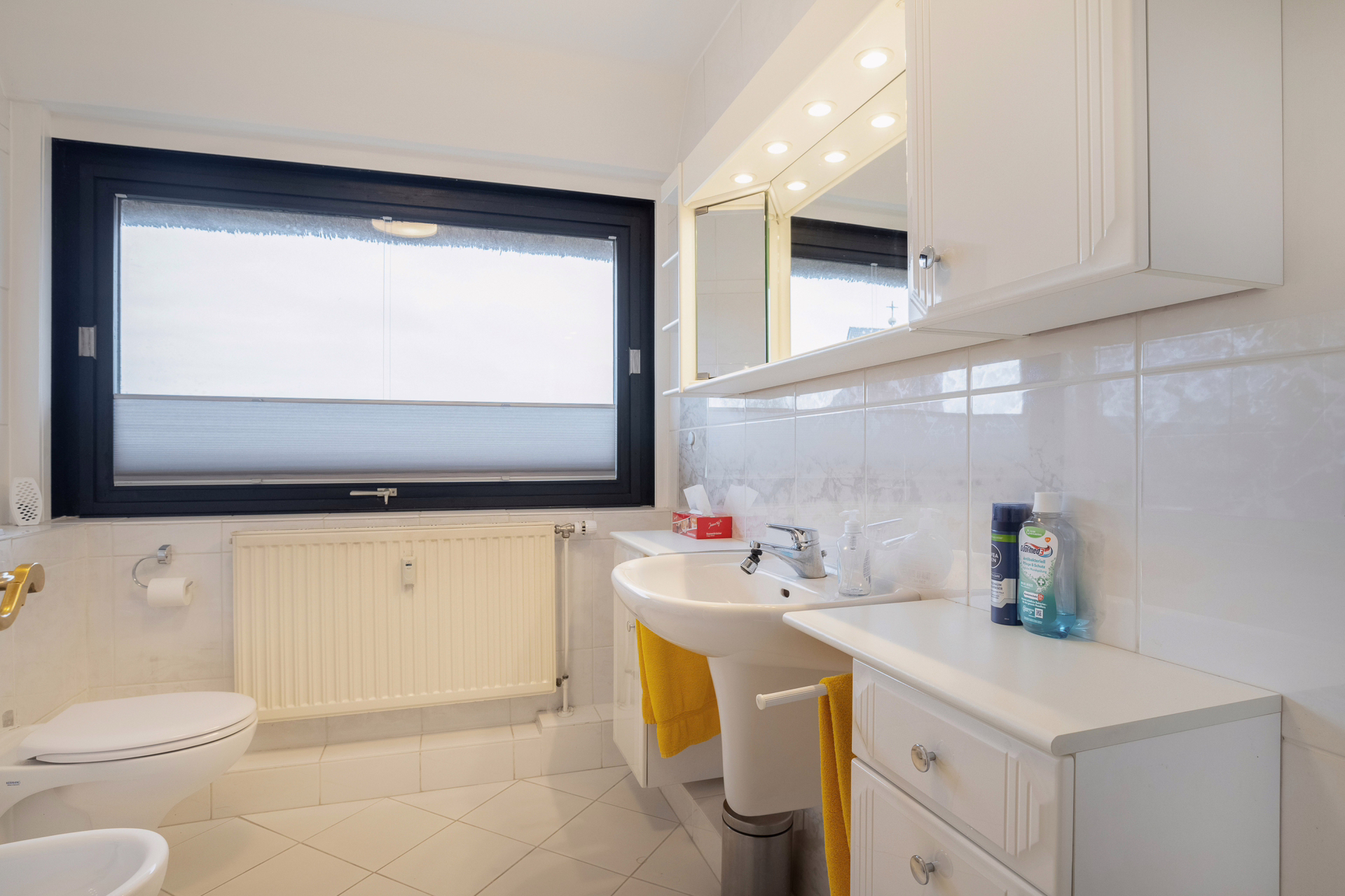 Bild - Schöne Obergeschoss-Wohnung mit Blick auf den Wenningstedter Dorfteich