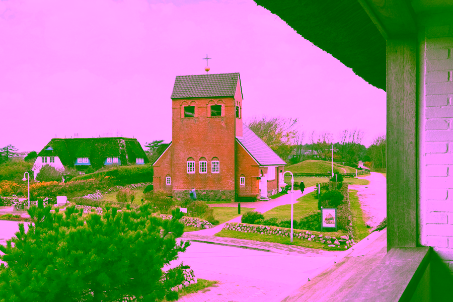 Bild - Schöne Obergeschoss-Wohnung mit Blick auf den Wenningstedter Dorfteich