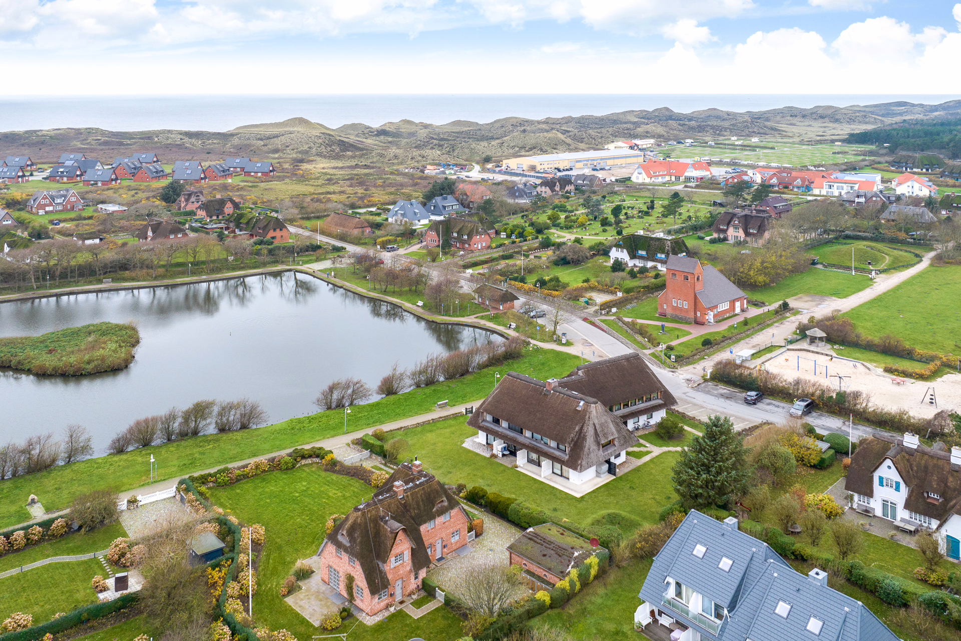 Bild - Schöne Obergeschoss-Wohnung mit Blick auf den Wenningstedter Dorfteich