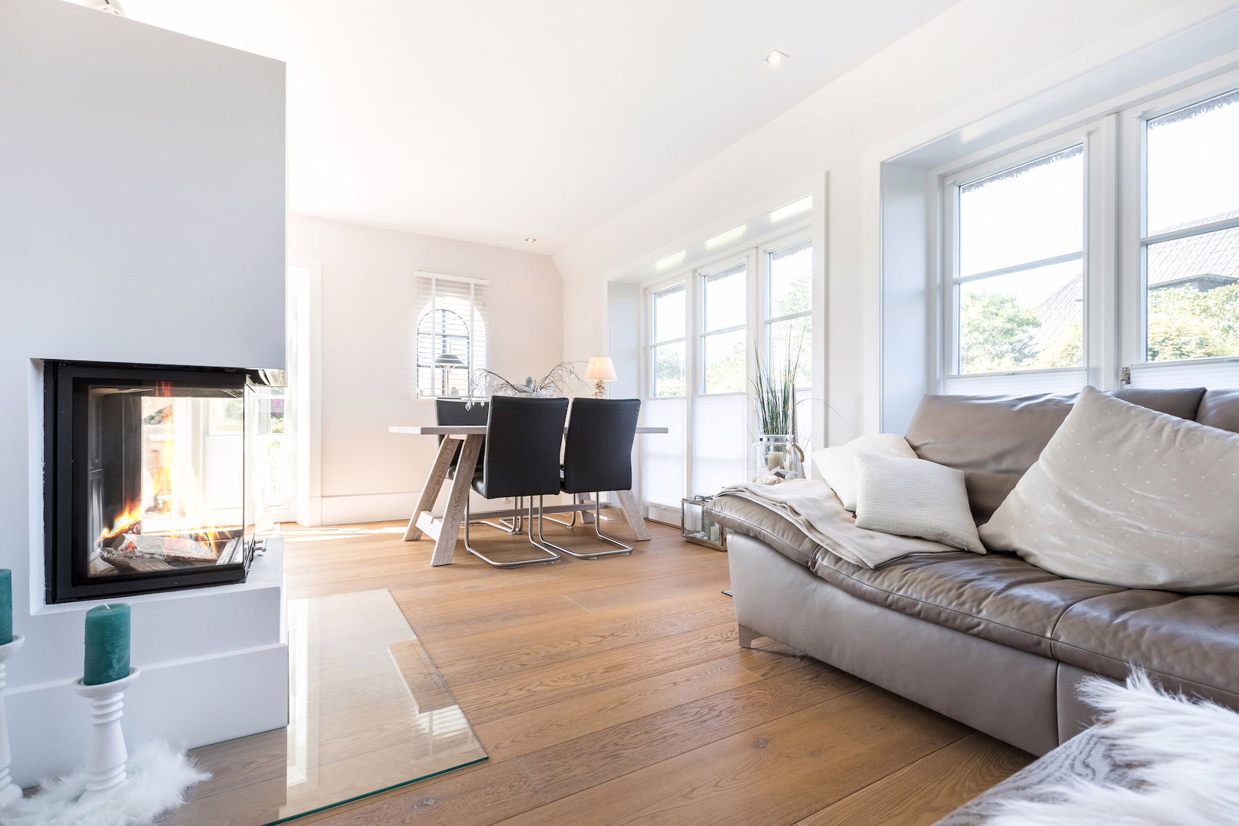 Bild - Neuwertige Reethaushälfte mit großen Südgarten an den Wenningstedter Wiesen -Dauerwohnung-