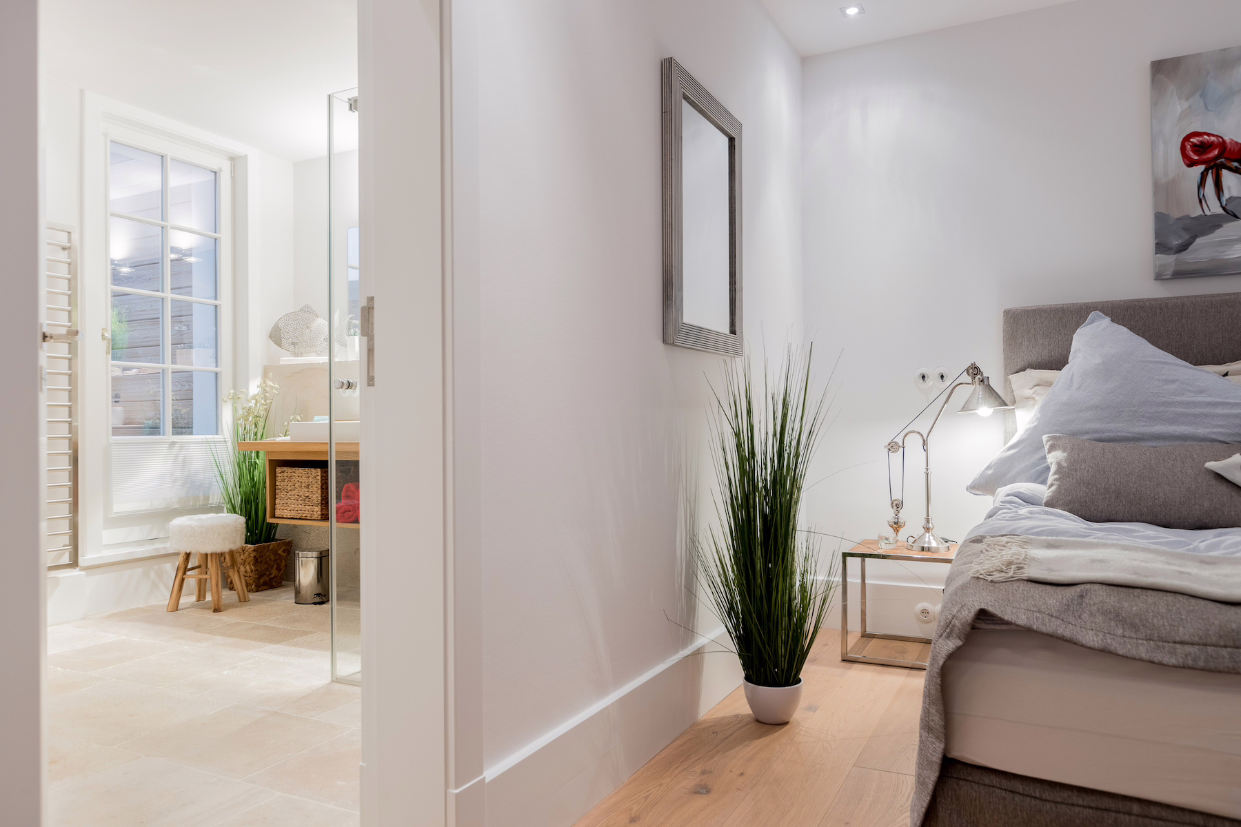 Bild - Neuwertige Reethaushälfte mit großen Südgarten an den Wenningstedter Wiesen -Dauerwohnung-