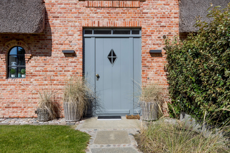 Bild - Neuwertige Reethaushälfte mit großen Südgarten an den Wenningstedter Wiesen -Dauerwohnung-