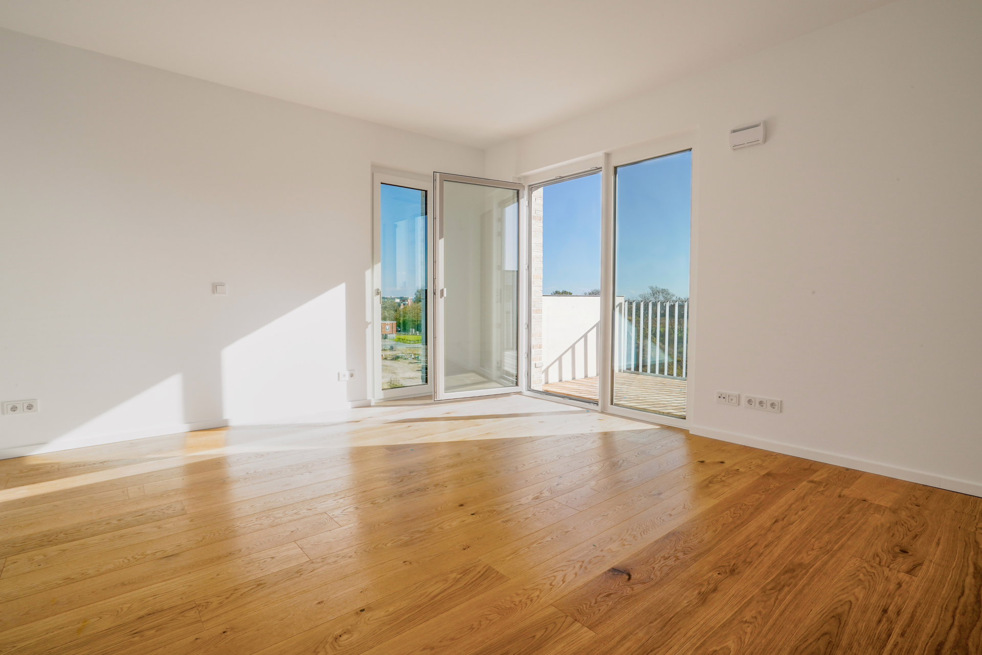 Moderne Penthouse-Wohnung mit viel Platz und einer Garage - Bild (77057)