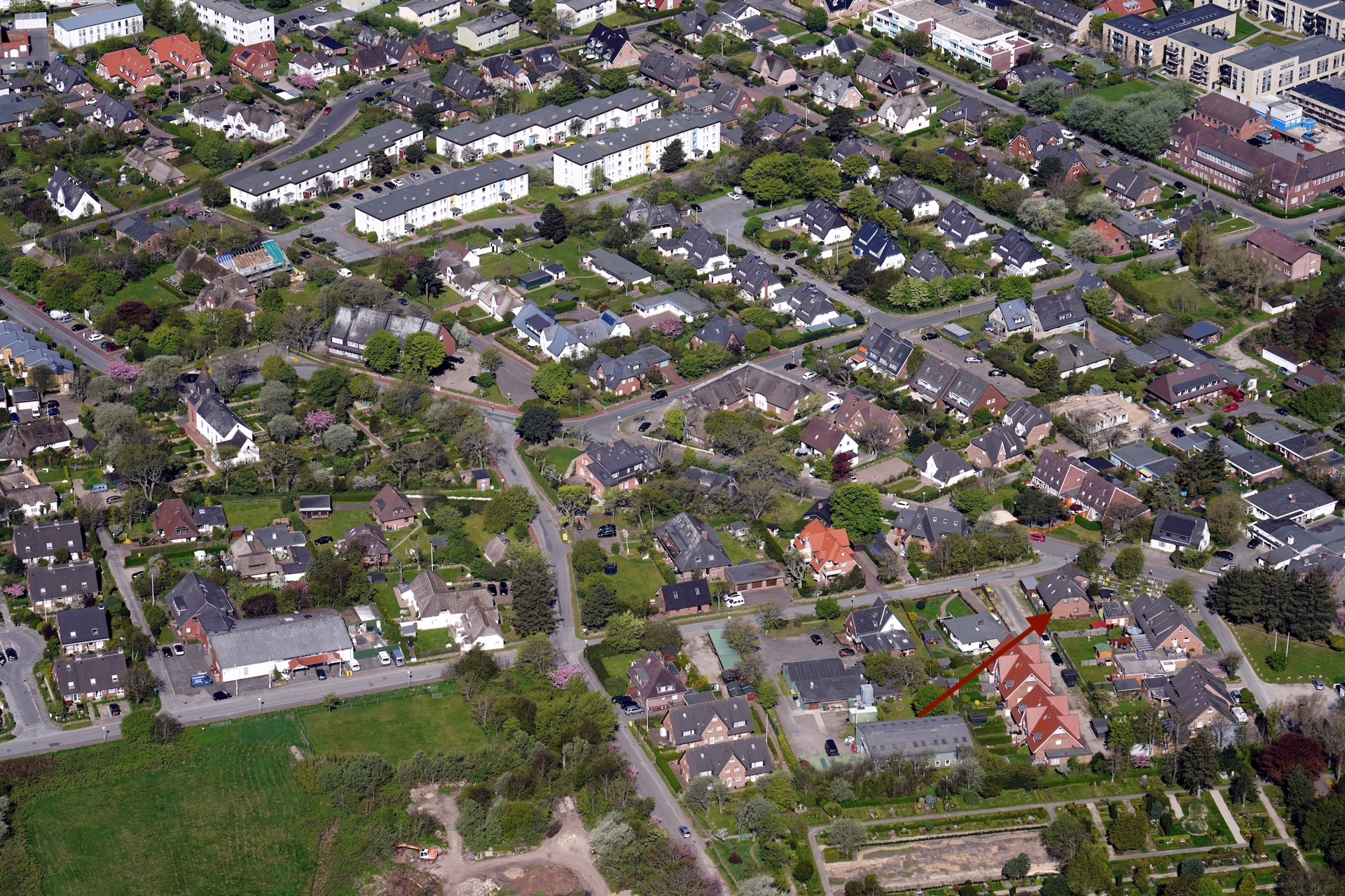 Bild - Einfamilienhaus mit 2 Ferienappartements und Doppelgarage in Alt-Westerland