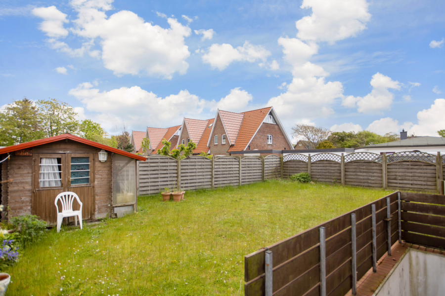 Bild - Einfamilienhaus mit 2 Ferienappartements und Doppelgarage in Alt-Westerland